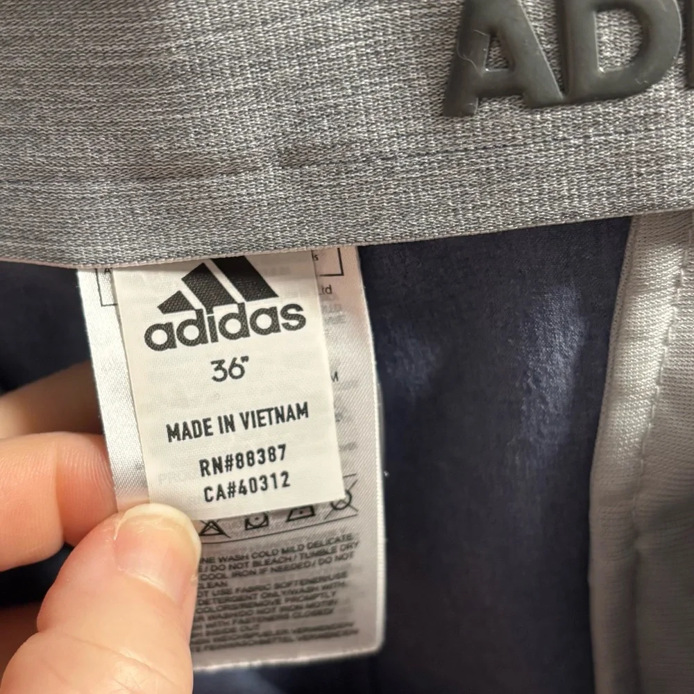 Adidas 365 Ultimate Golf Shorts, windowpane plaid, size 36. 9